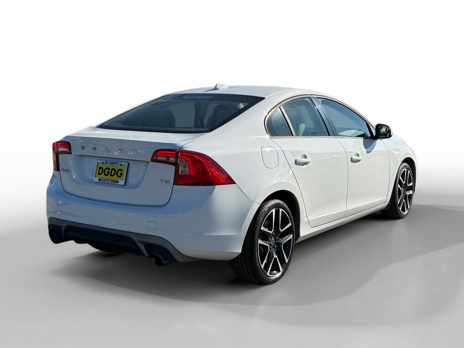 Used 2017 Volvo S60 T5 Dynamic image 5