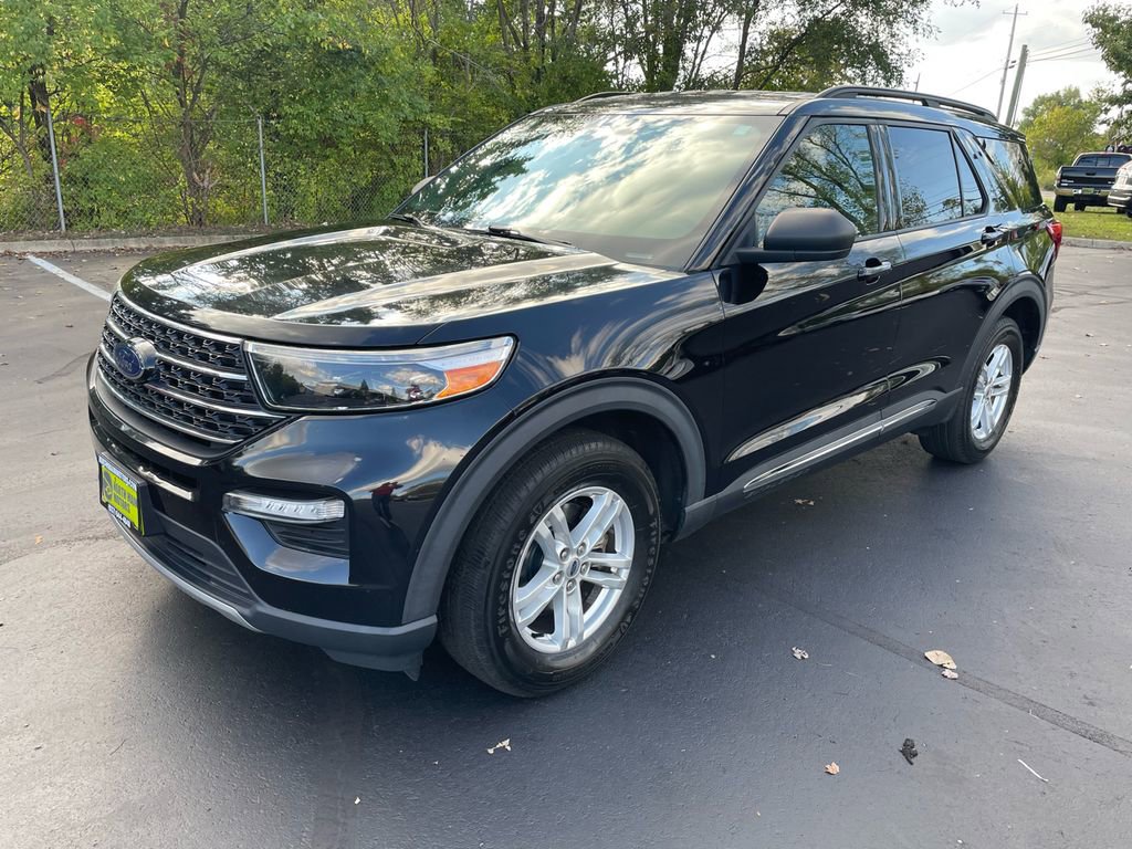 Used 2020 Ford Explorer XLT w/ Equipment Group 202A image 3