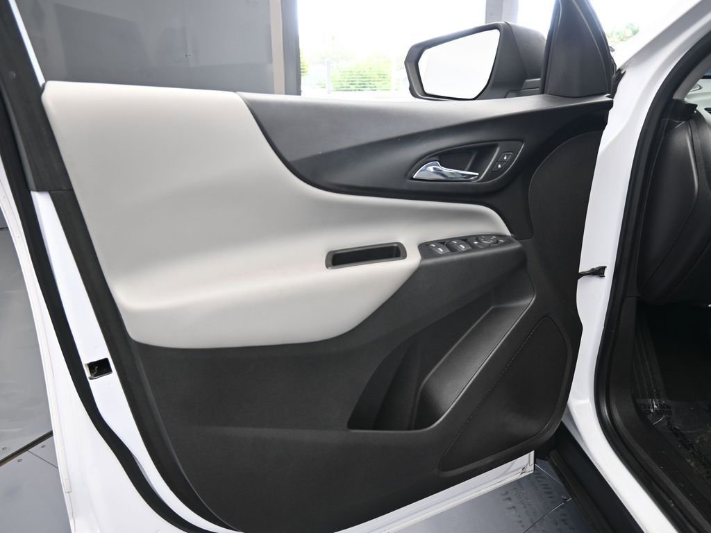 Used 2018 Chevrolet Equinox LS image 15
