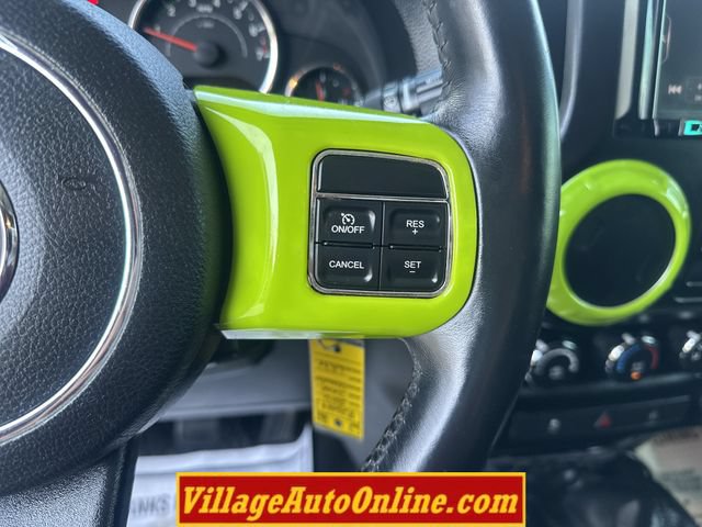 Used 2016 Jeep Wrangler Unlimited Sahara w/ Connectivity Group AWD/4WD image 24