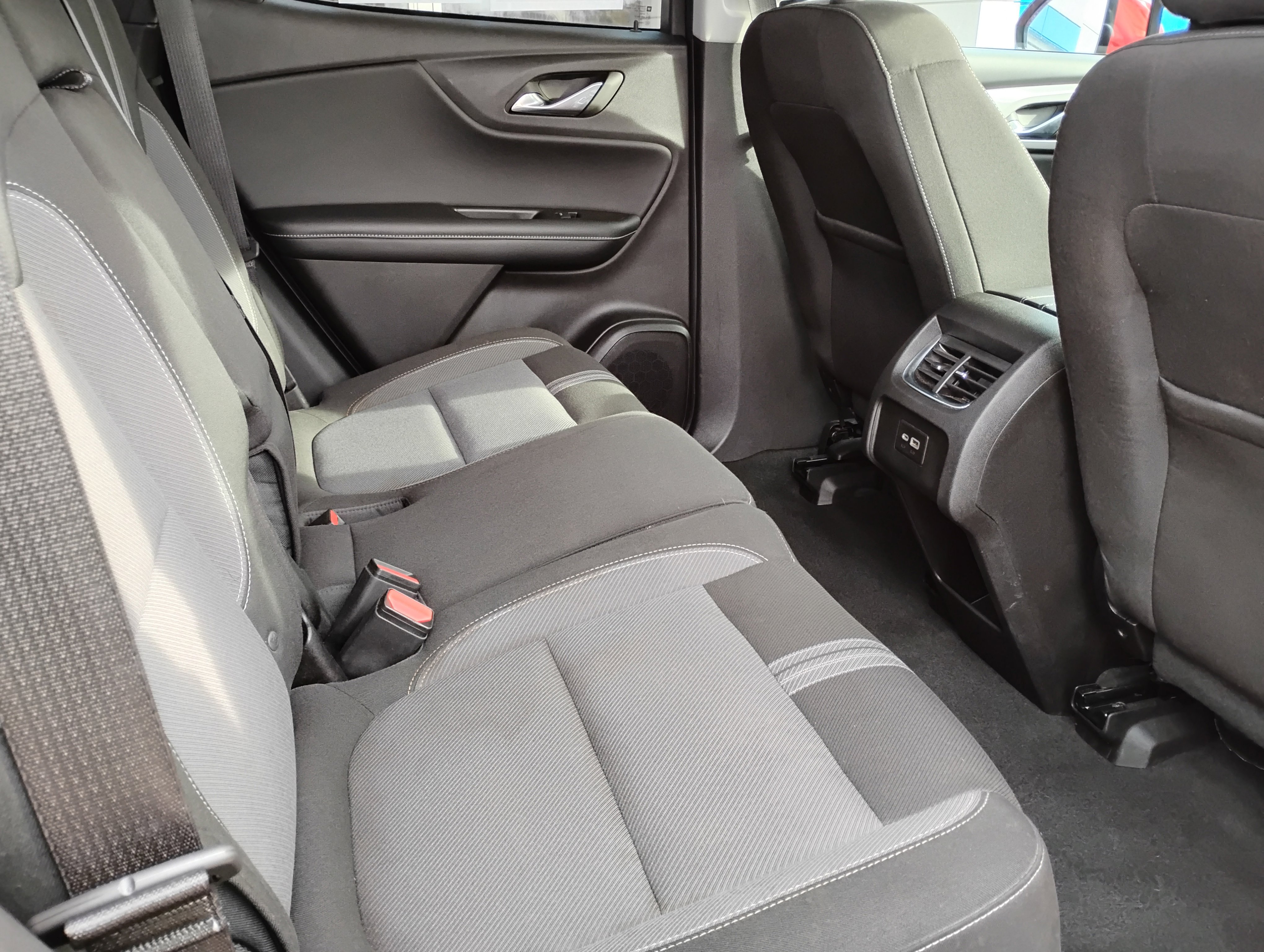 Used 2024 Chevrolet Blazer LT image 19