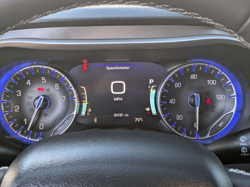 Used 2025 Chrysler Pacifica Select image 19