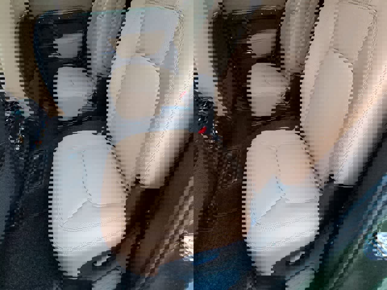 New 2026 Land Rover Defender 130 X-Dynamic SE image 20