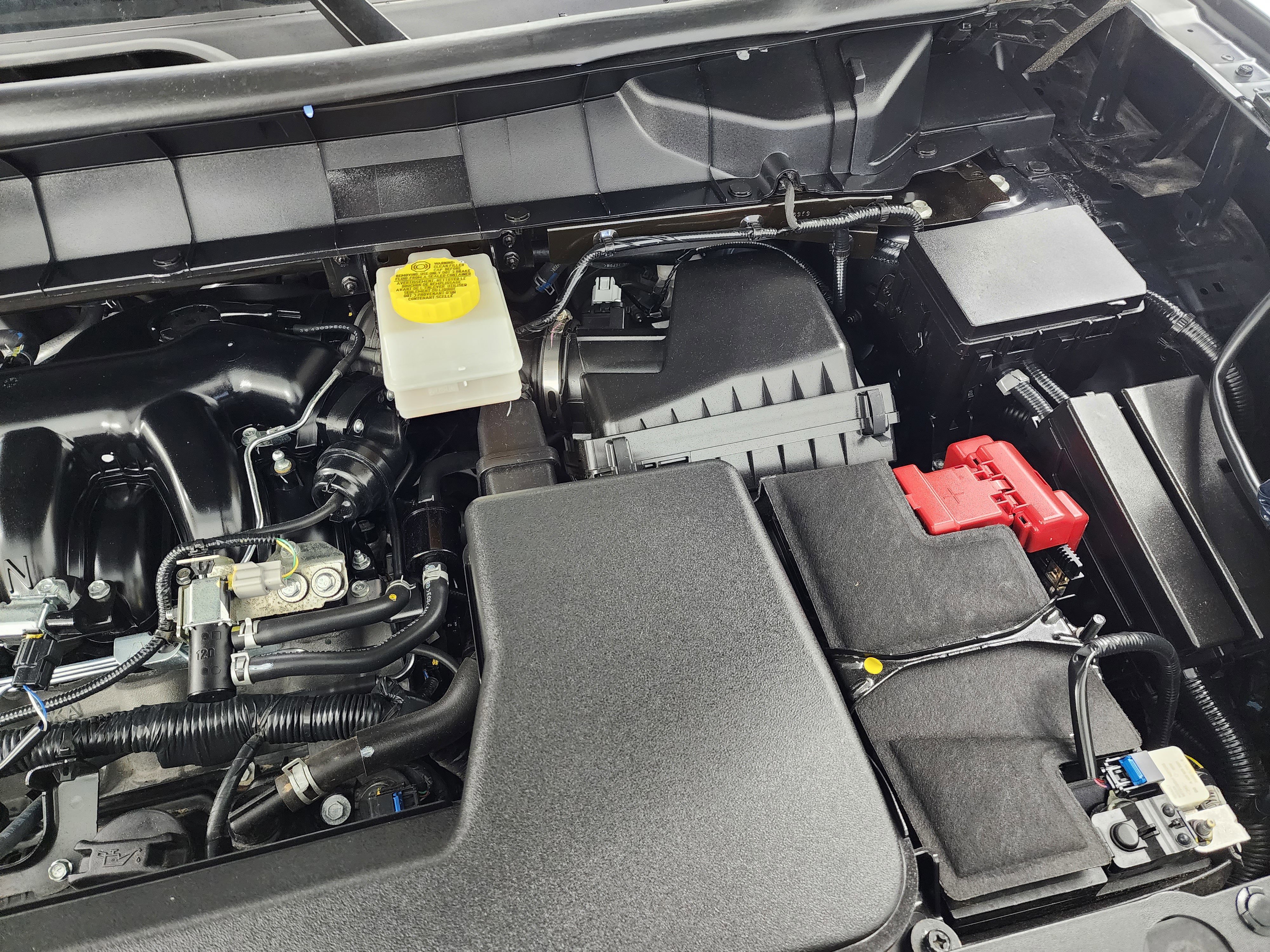 Used 2025 Nissan Pathfinder SV image 17