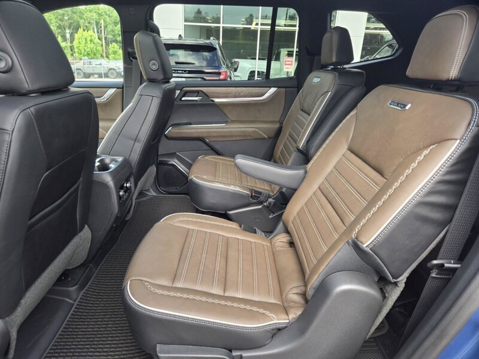 New 2026 GMC Acadia Denali Ultimate w/ LPO, Floor Liner Package FWD image 30