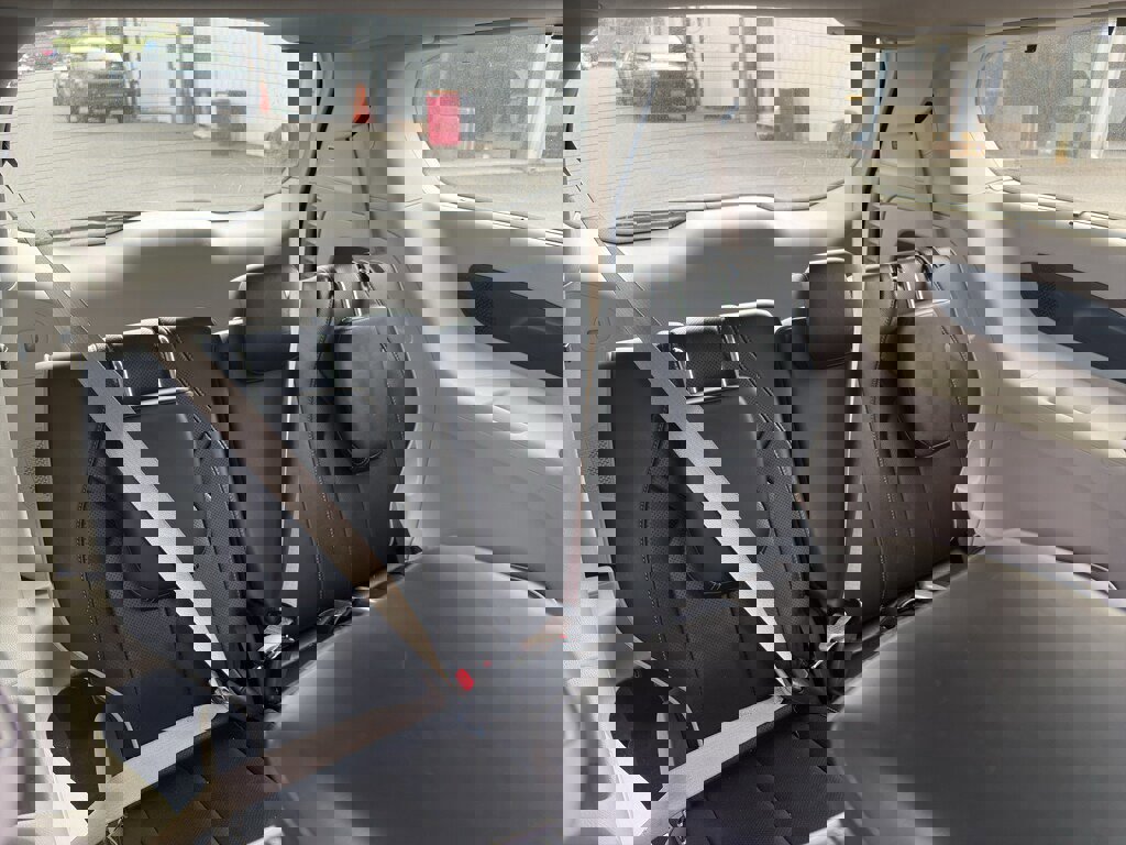 Used 2023 Chrysler Pacifica Limited image 20