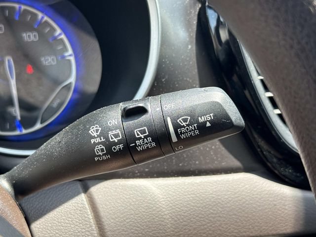 Used 2017 Chrysler Pacifica Touring FWD image 25
