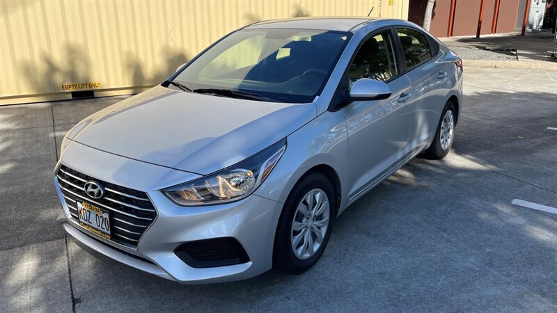 Used 2020 Hyundai Accent SE FWD image 1