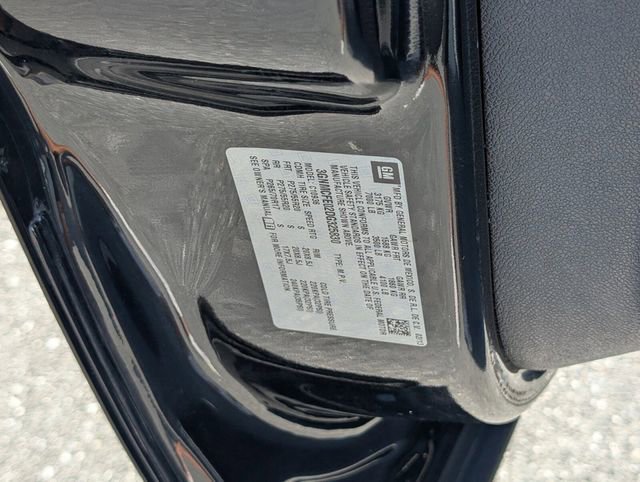 Used 2013 Chevrolet Avalanche LT image 15