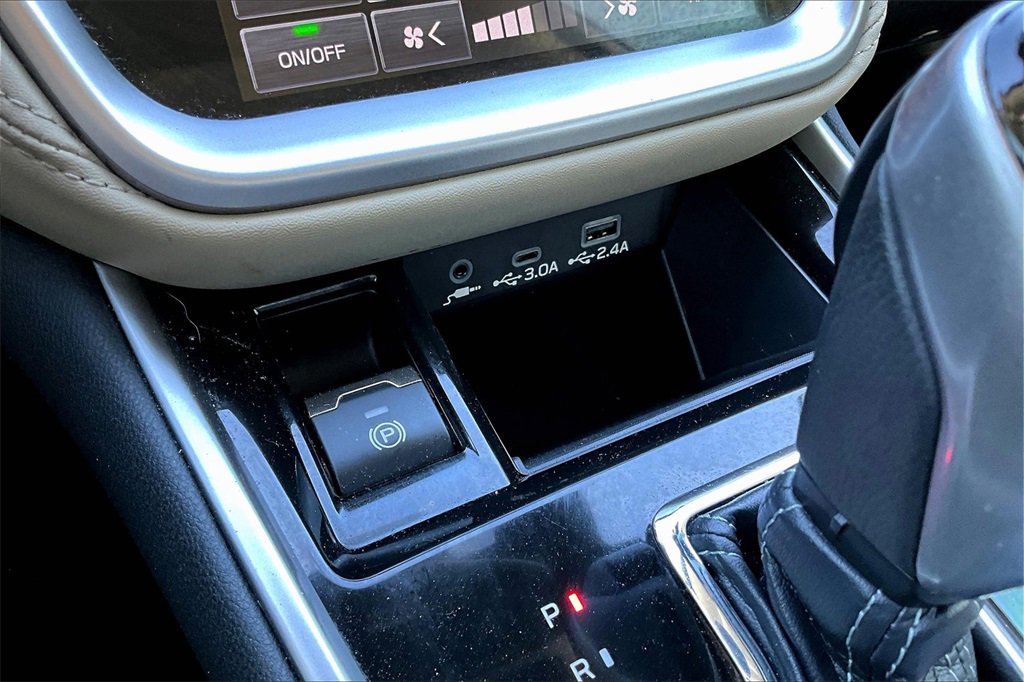 Used 2023 Subaru Legacy Limited image 32