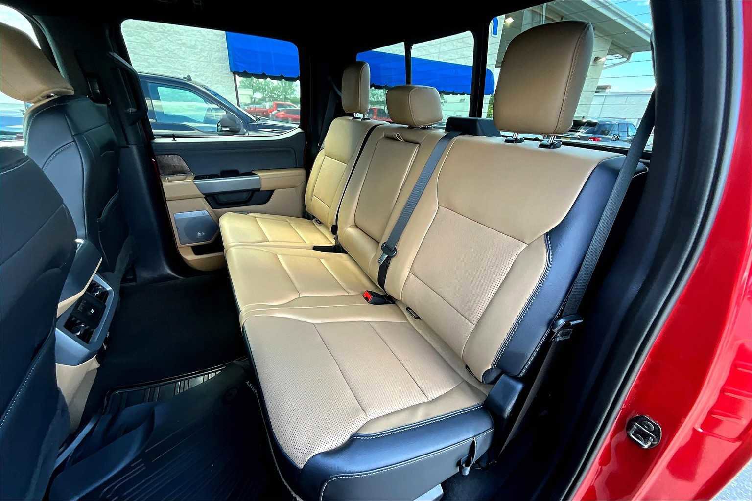 Used 2024 Ford F250 Lariat w/ Chrome Package image 19