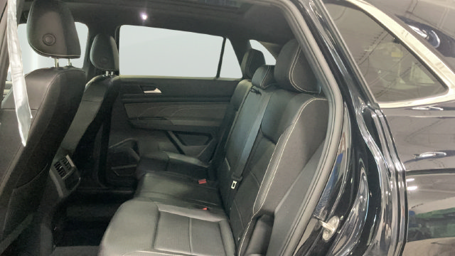 Used 2023 Volkswagen Atlas Cross Sport SEL AWD/4WD image 16