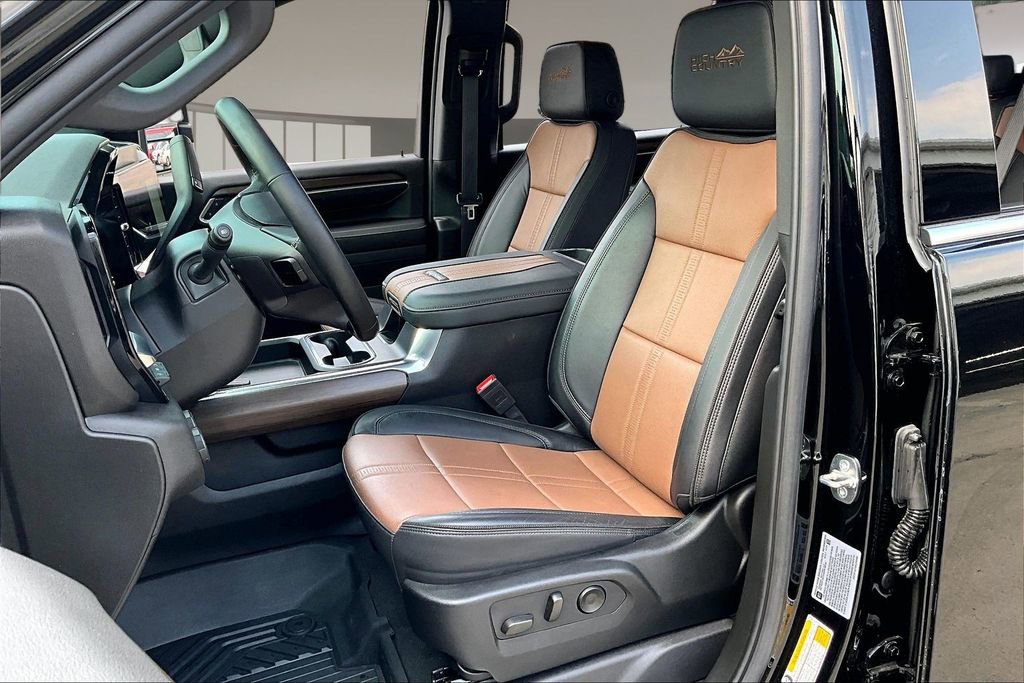 Certified 2024 Chevrolet Silverado 3500 High Country w/ High Country Premium Package image 20