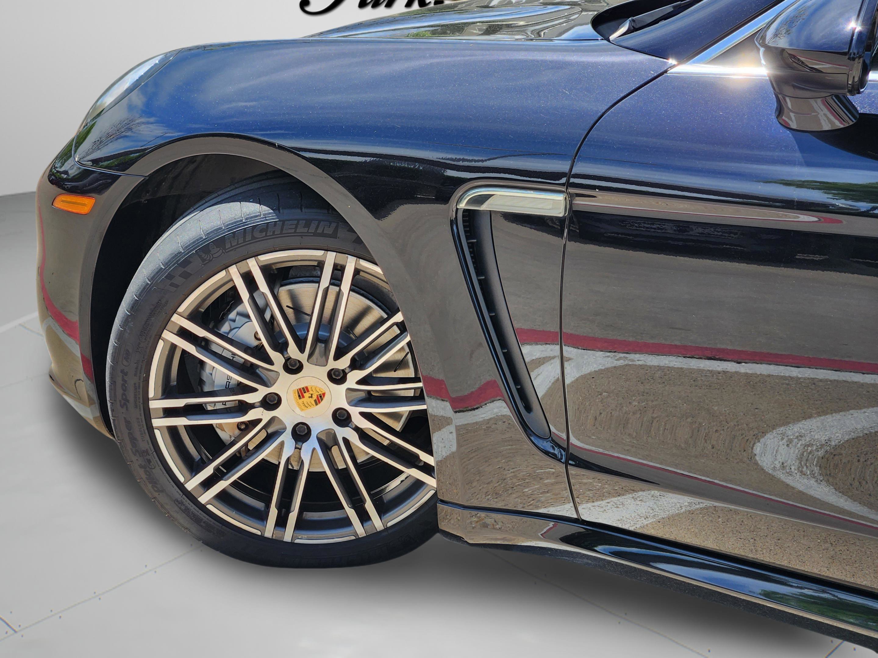 Used 2015 Porsche Panamera S image 26