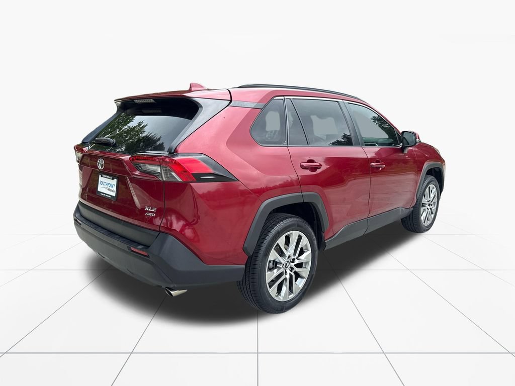 Used 2019 Toyota RAV4 XLE Premium AWD/4WD image 8