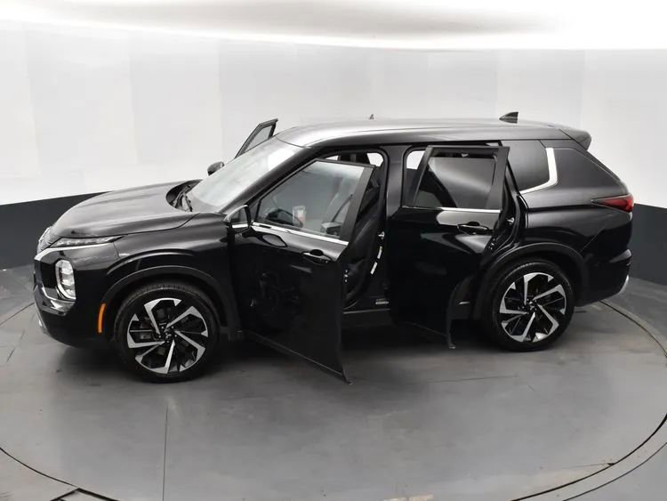 Used 2024 Mitsubishi Outlander FWD image 7