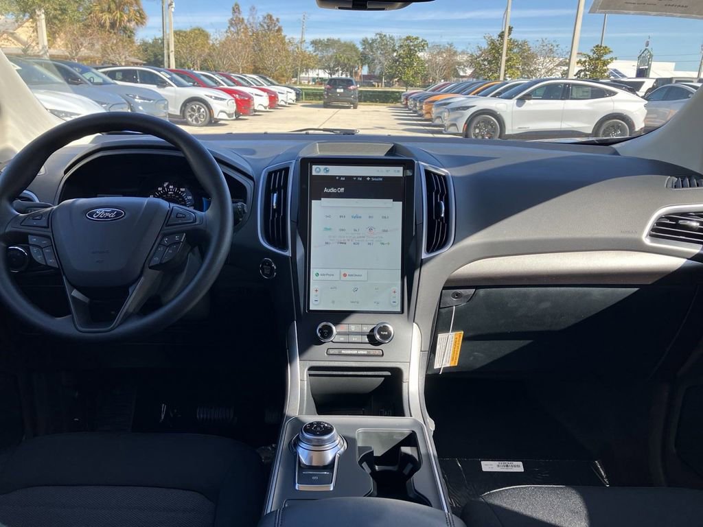 New 2024 Ford Edge SE w/ Black Appearance Package image 5