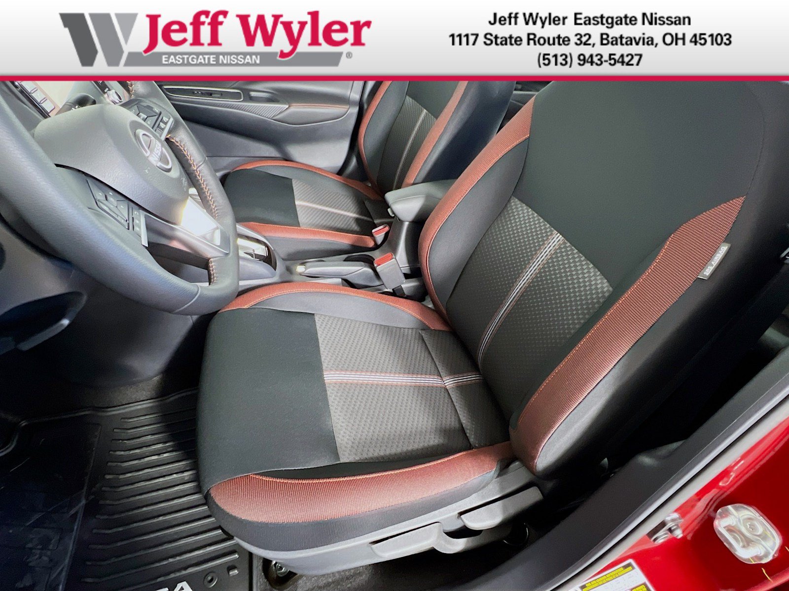 New 2025 Nissan Versa SR w/ Trunk Package FWD image 3