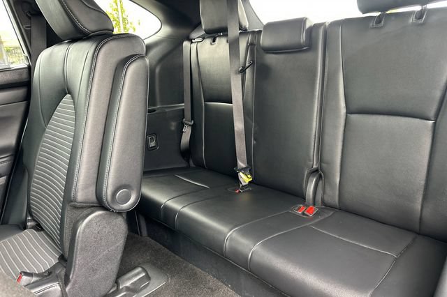 Used 2025 Toyota Highlander XSE AWD/4WD image 19