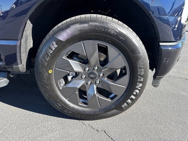 Used 2025 Ford F150 Lightning Lariat AWD/4WD image 9