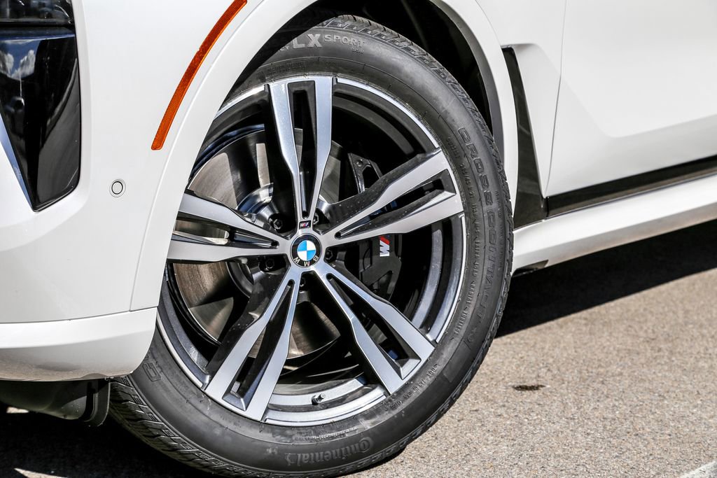 New 2026 BMW X7 M60i image 9