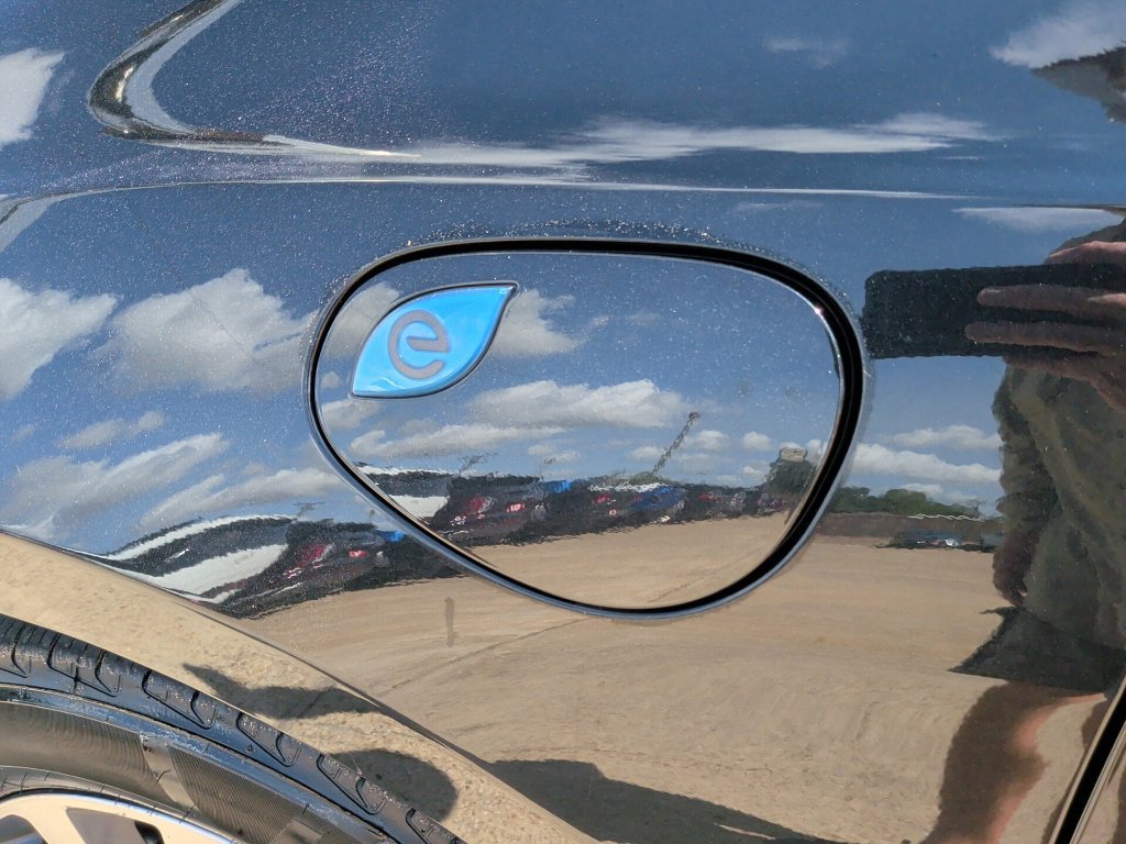 Used 2023 Chrysler Pacifica Touring-L FWD image 43