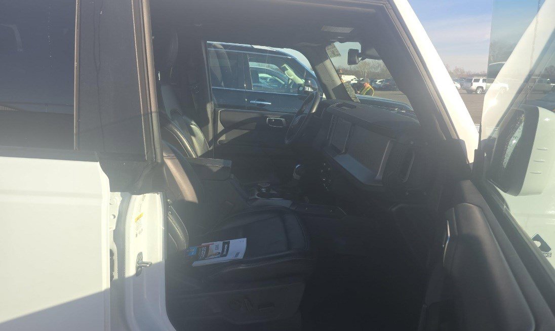 Certified 2025 Ford Bronco Outer Banks image 2