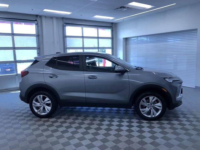 Used 2025 Buick Encore GX Preferred AWD/4WD image 35