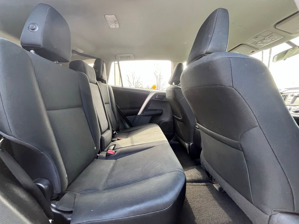 Used 2015 Toyota RAV4 LE AWD/4WD image 19