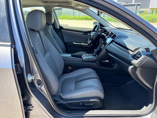 Used 2019 Honda Civic Touring image 10
