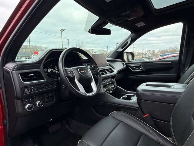 Used 2022 GMC Yukon SLT w/ SLT Luxury Package image 16