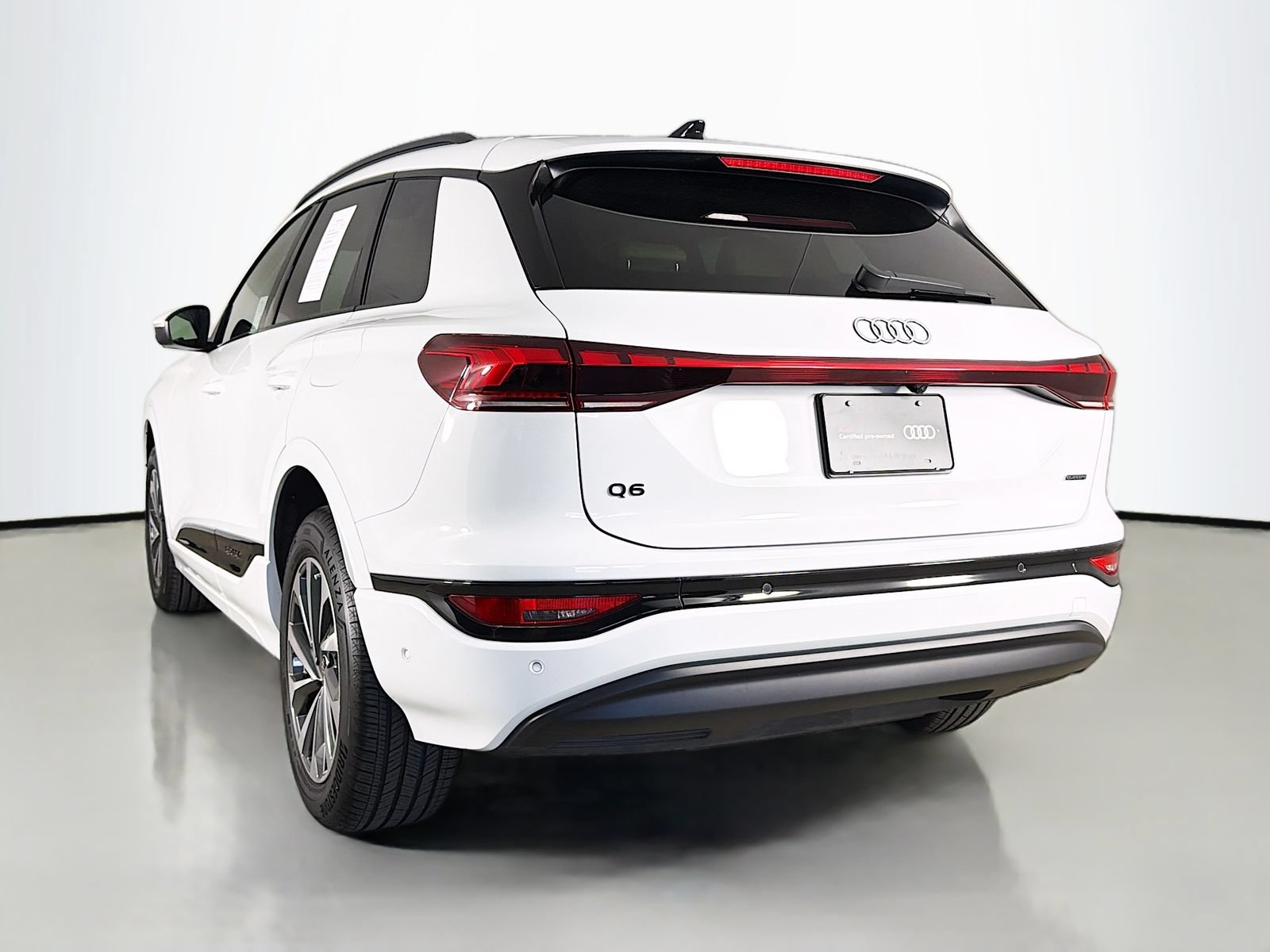 Certified 2025 Audi Q6 e-tron Premium Plus w/ Premium Plus AWD/4WD image 5