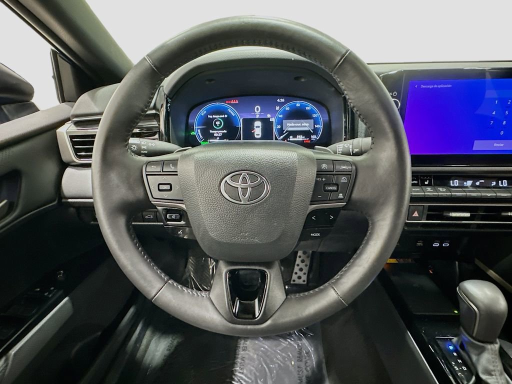 Used 2025 Toyota Camry XSE FWD image 11