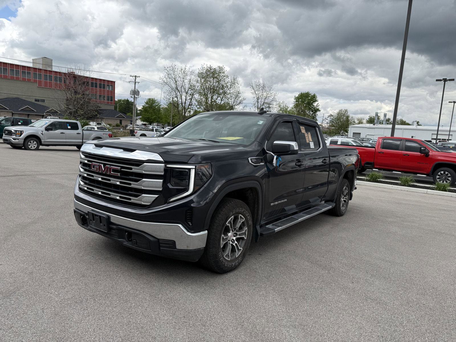 Used 2023 GMC Sierra 1500 SLE w/ X31 Off-Road Package AWD/4WD image 7