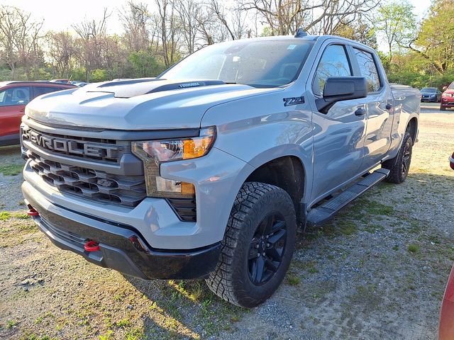 Certified 2024 Chevrolet Silverado 1500 Custom Trail Boss w/ LPO, Dark Essentials Package AWD/4WD image 3