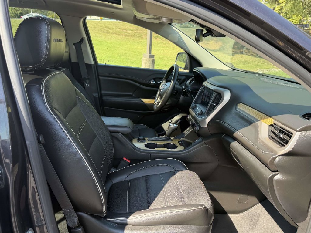 Used 2019 GMC Acadia Denali w/ Technology Package AWD/4WD image 12