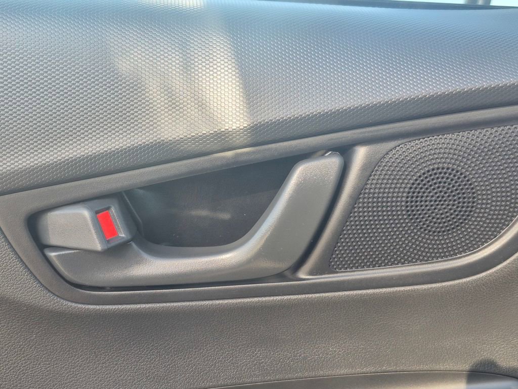 Used 2022 Hyundai Kona SE image 21