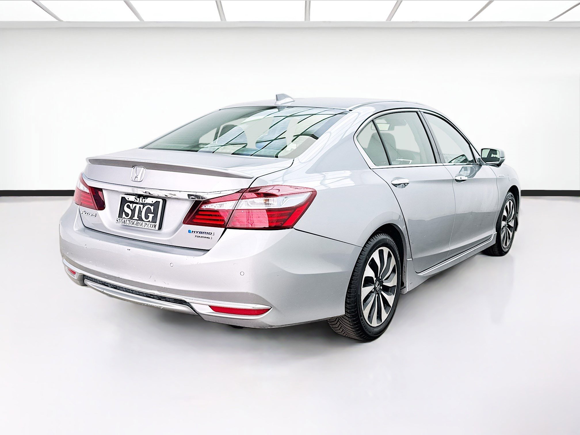Used 2017 Honda Accord Touring image 4