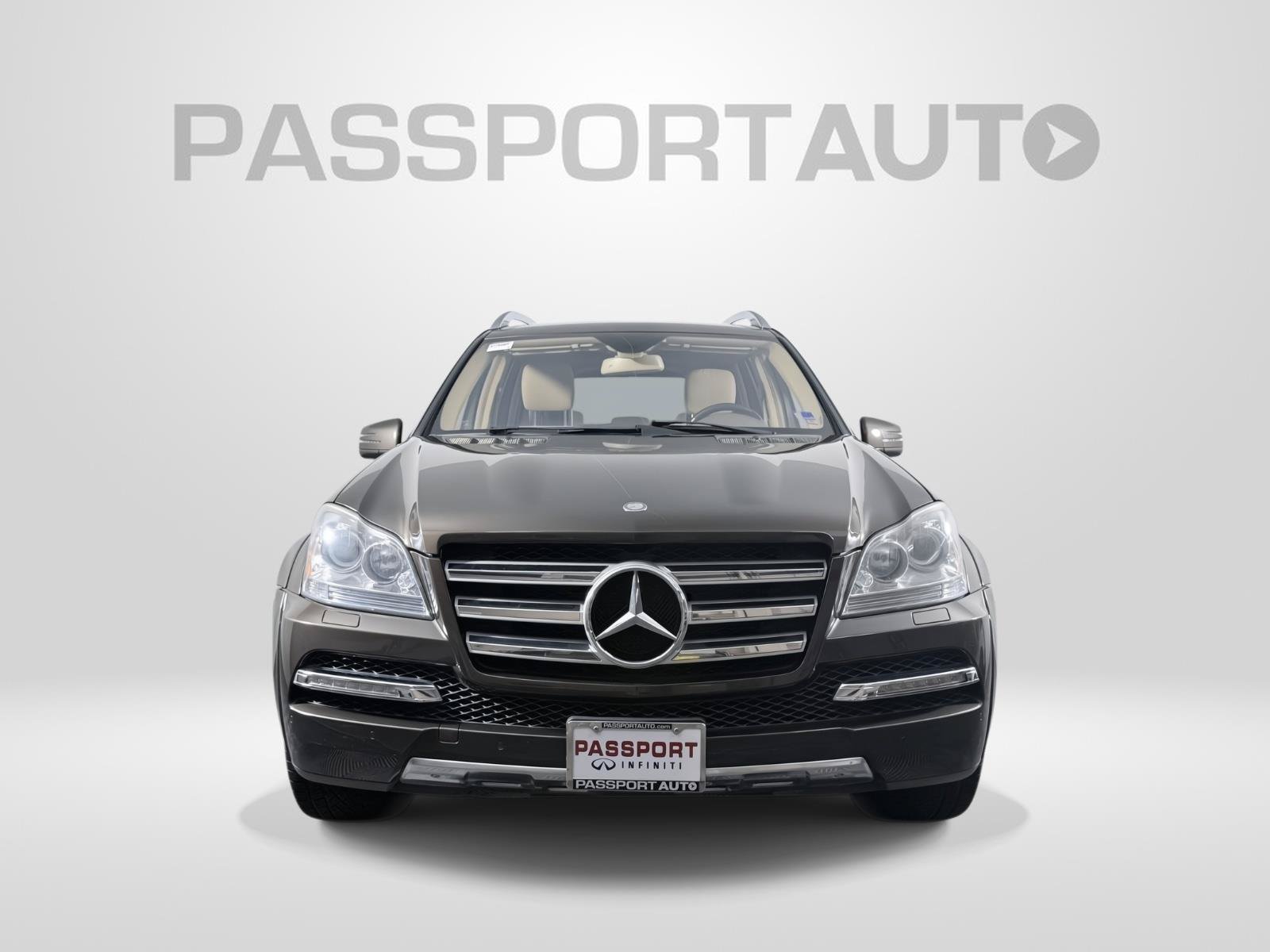 Used 2012 Mercedes-Benz GL 550 4MATIC image 2