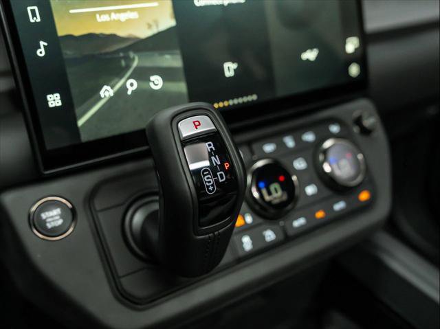 New 2026 Land Rover Defender 110 OCTA AWD/4WD image 32