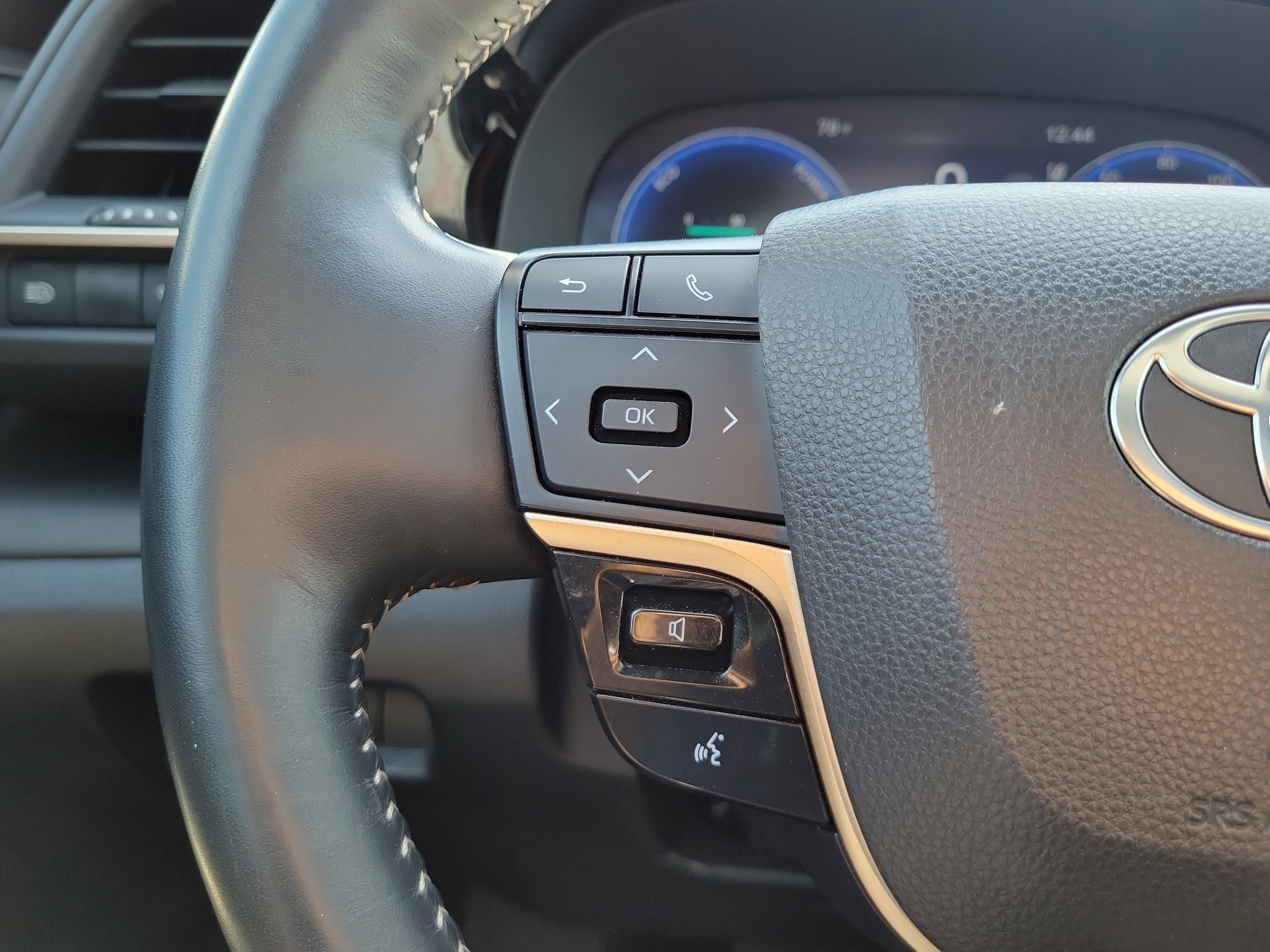 Used 2024 Toyota Crown Limited image 32