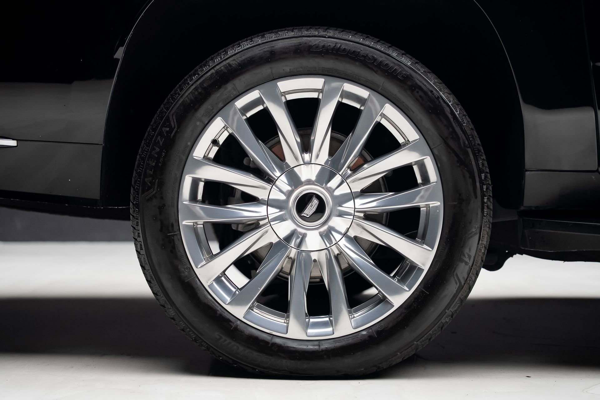 Used 2024 Cadillac Escalade ESV Premium Luxury RWD image 37