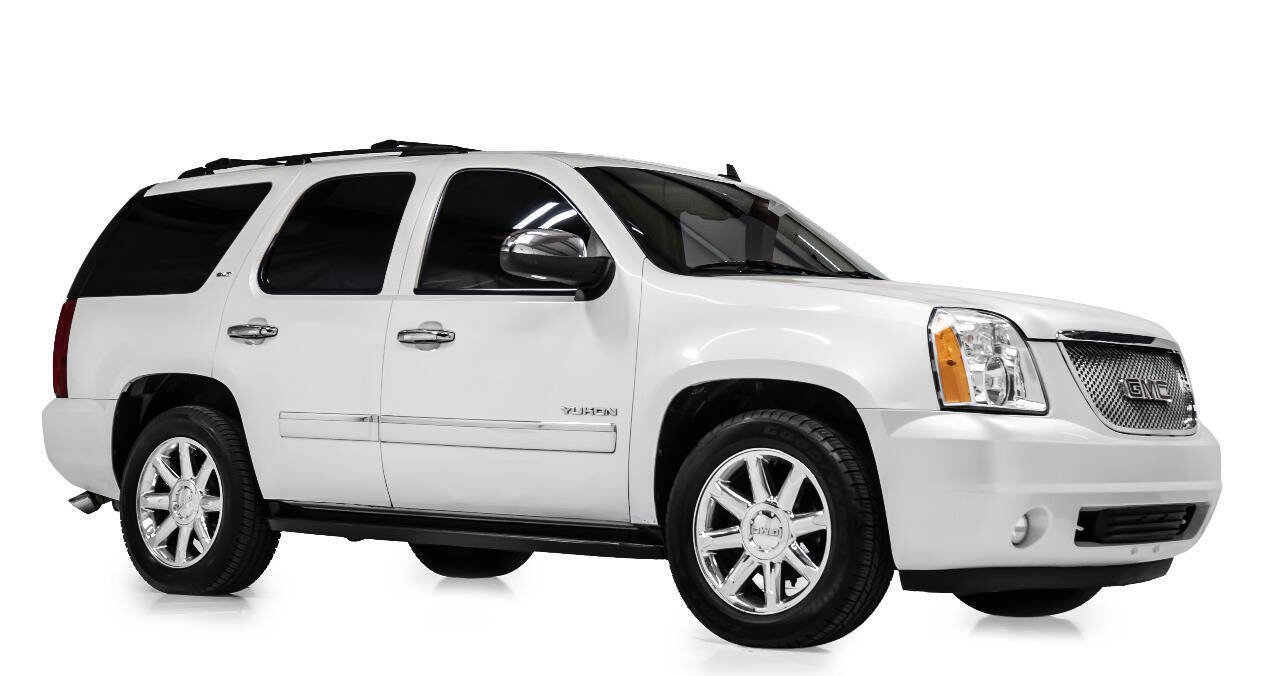 Used 2010 GMC Yukon SLT image 1