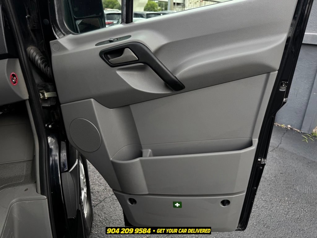 Used 2010 Mercedes-Benz Sprinter 2500 image 30
