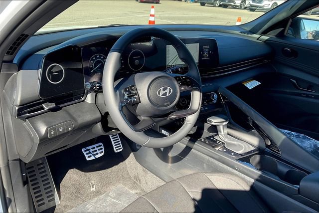 New 2025 Hyundai Elantra SEL image 6