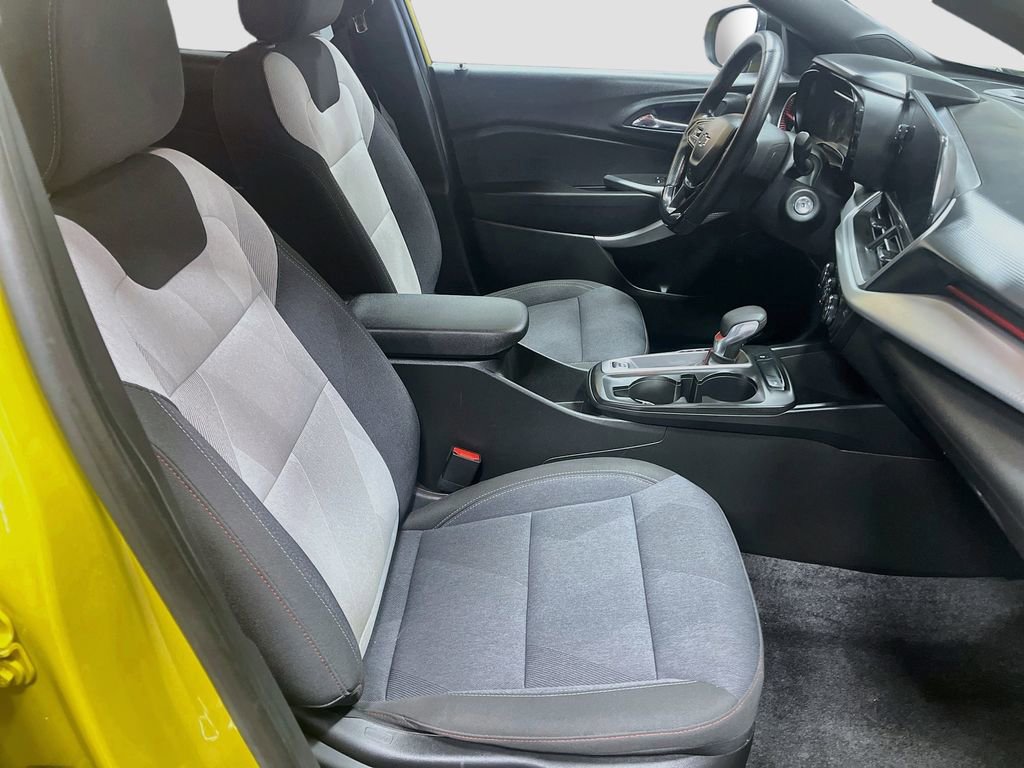 Used 2024 Chevrolet Trax RS w/ Driver Confidence Package FWD image 27