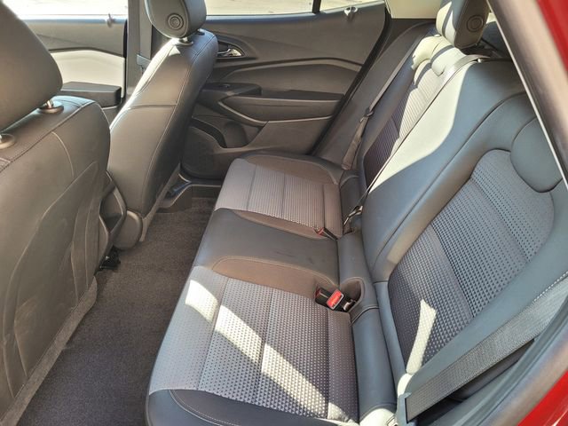 Used 2025 Chevrolet Trax LT w/ LT Convenience Package image 8