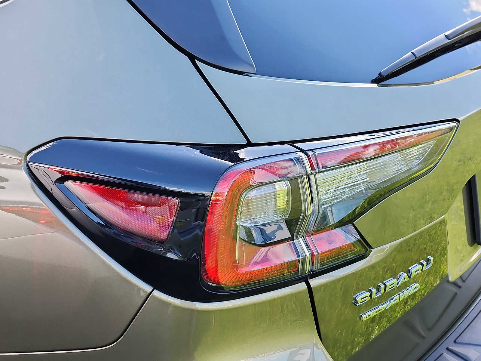 Certified 2025 Subaru Outback Premium AWD/4WD image 10
