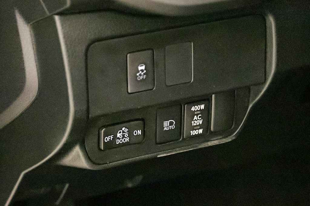Used 2020 Toyota Tacoma TRD Sport AWD/4WD image 17