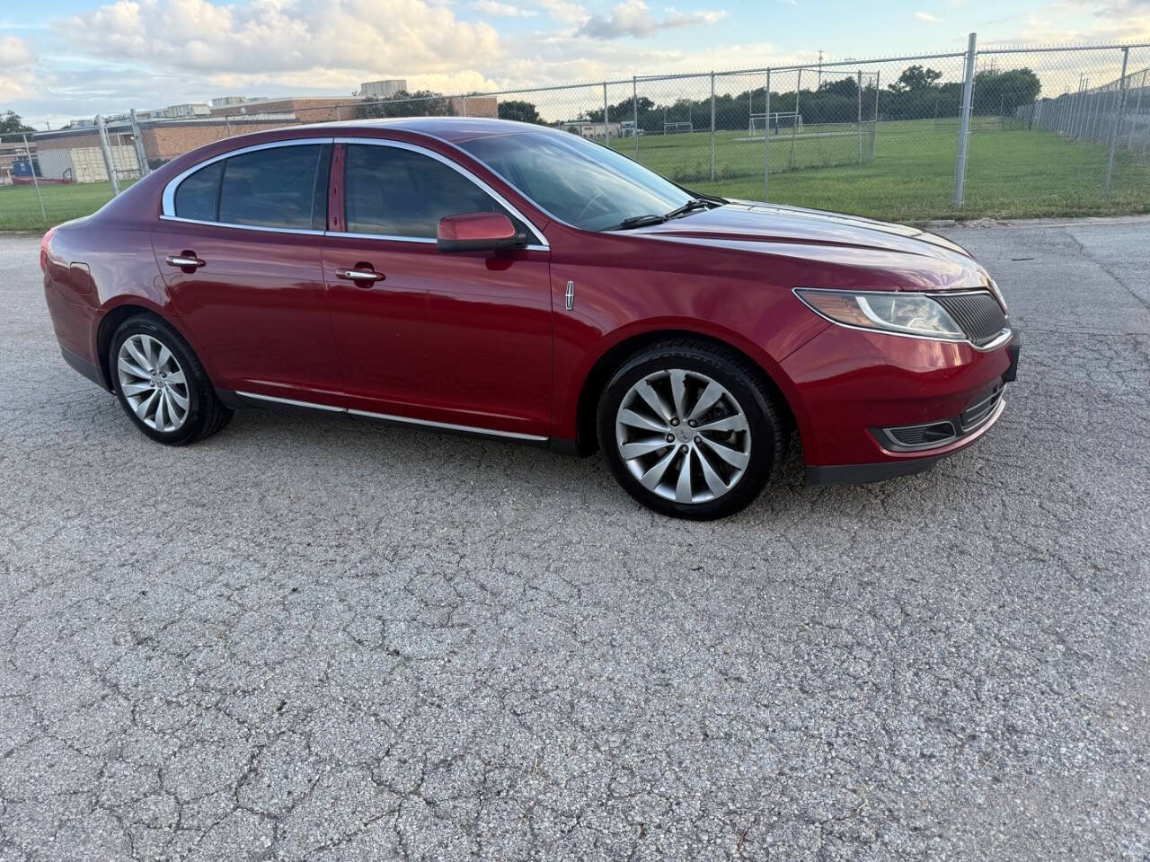 Used 2014 Lincoln MKS FWD image 4